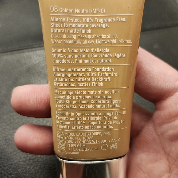 Clinique Stay-Matte Oil-Free Makeup Foundation In 08 Golden Neutral - Picture 7 of 8